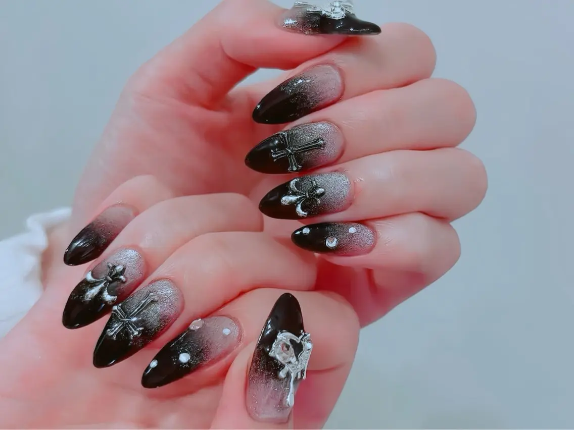ネイル チークネイル フレンチネイル ガラスフレンチ グラデーション キラキラネイル ハンドネイル Rin Nail 新大久保店のネイルデザイン
