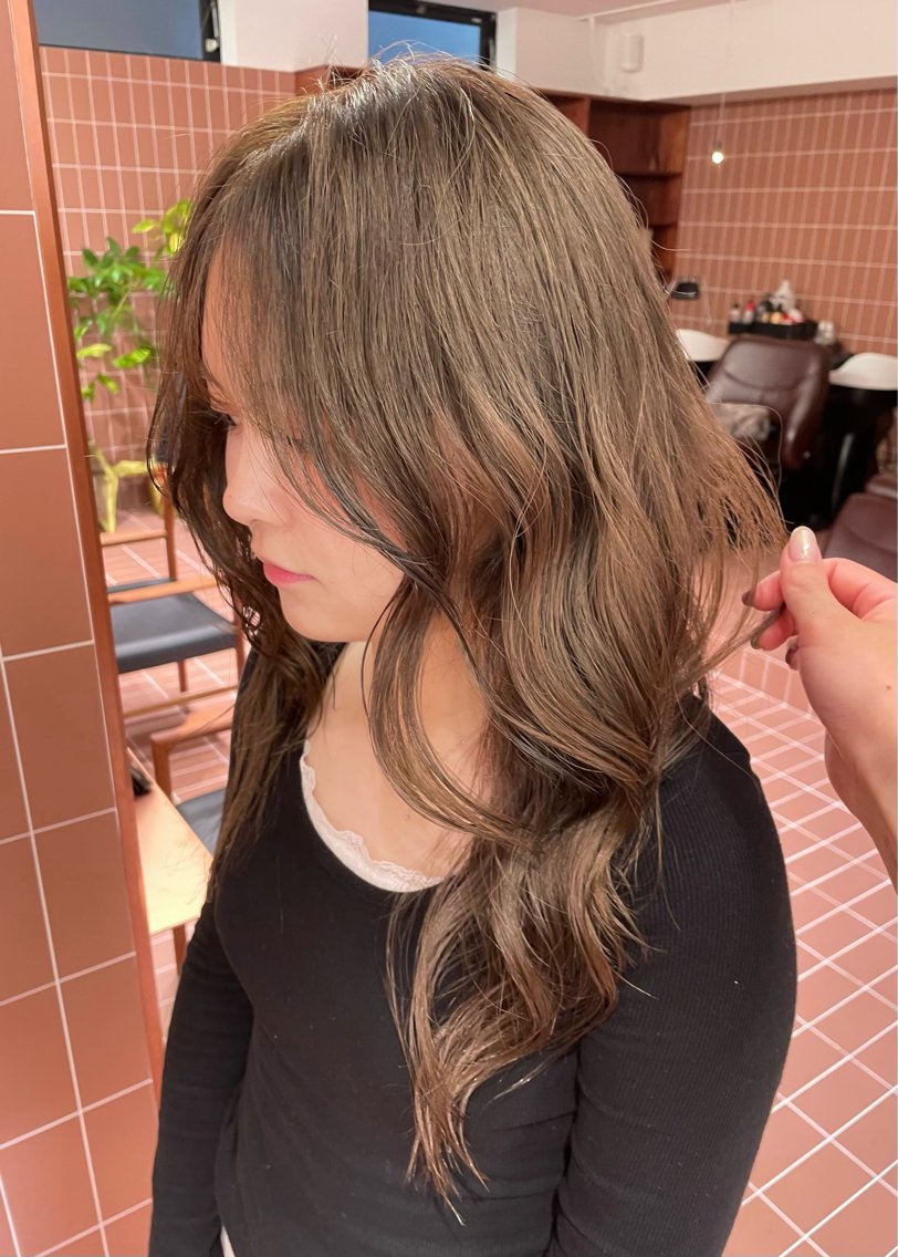 ロング カラー chisato☁️ カットカラーモデルのヘアスタイル