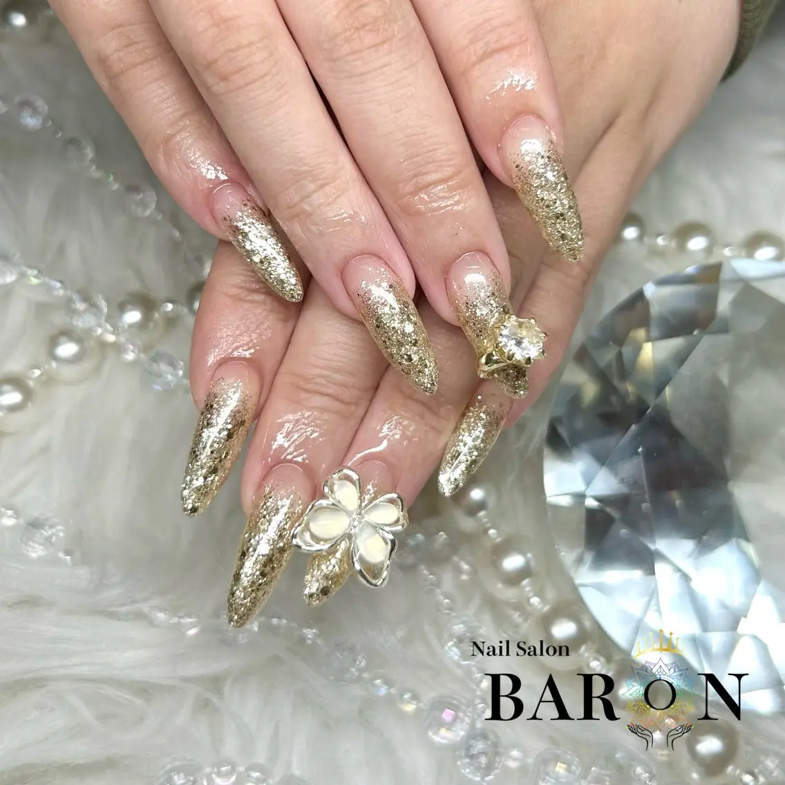 ネイル ゴールド ハンドネイル ♛︎BARON♛︎ SUMIRE.のネイルデザイン