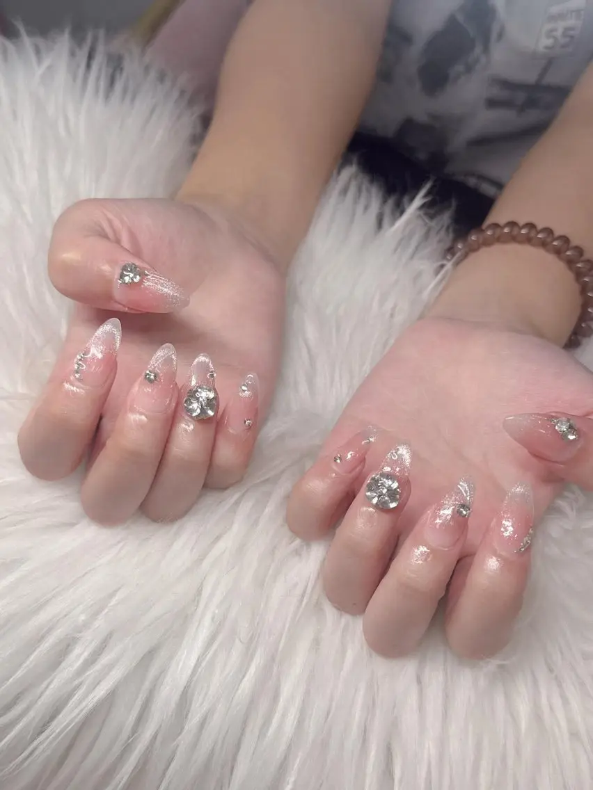 ネイル Lee Nailsのネイルデザイン