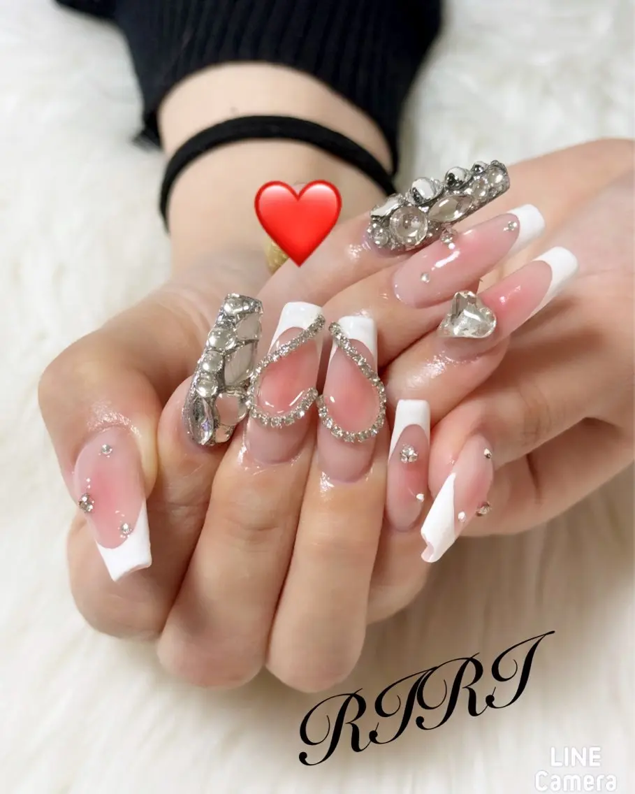 ネイル チークネイル フレンチネイル ジェルネイル ハート ロングネイル riri オーナーのネイルデザイン