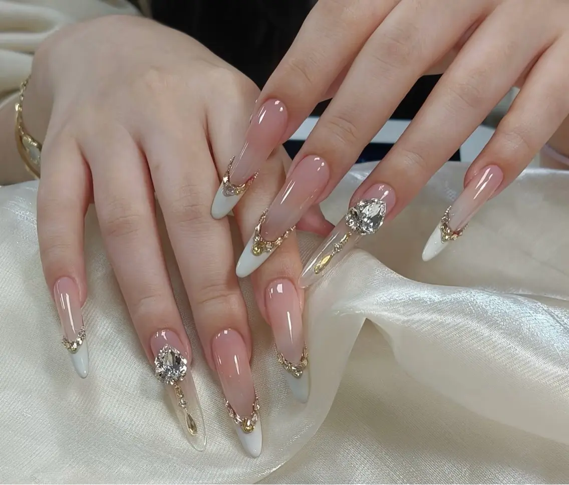 ネイル クリアネイル フレンチネイル ゴールド ロングネイル ピンク Yoxie ミキのネイルデザイン