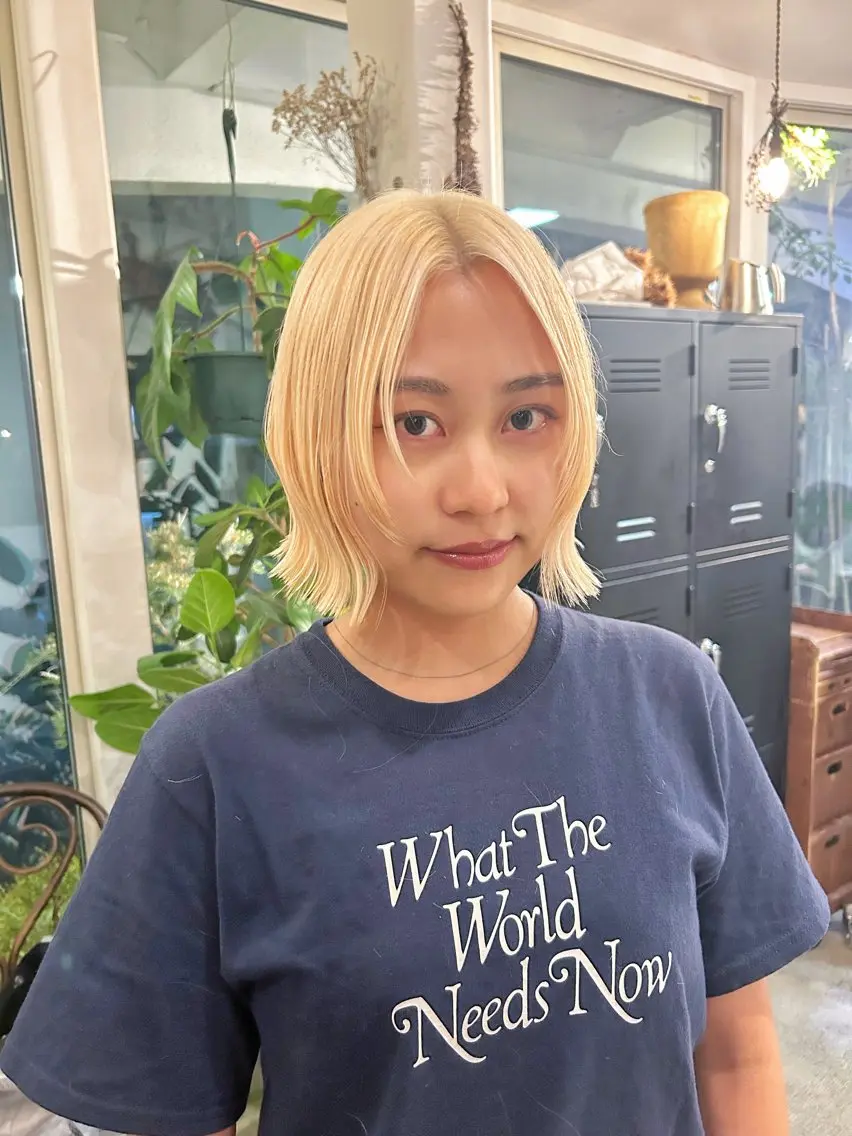 ショート 切りっぱなしボブ ボブ 顔まわりレイヤー レイヤーカット 谷澤 朋佳のヘアスタイル