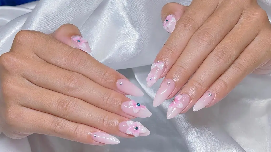 ネイル MIKA LILYのネイルデザイン