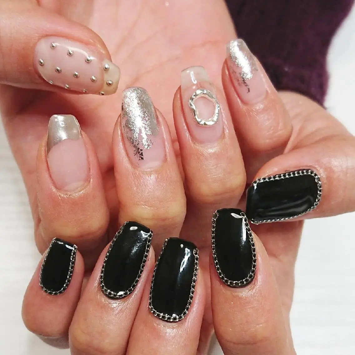 ネイル 持ち込み シルバー Lilith Nailのネイルデザイン