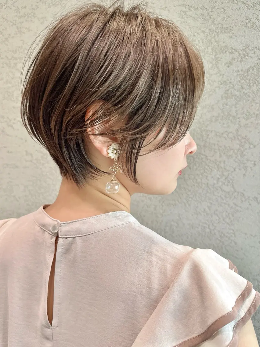 ショート カラー ヘアカラー トリートメント 縮毛矯正✨🫧 レイヤー川村利幸のヘアスタイル