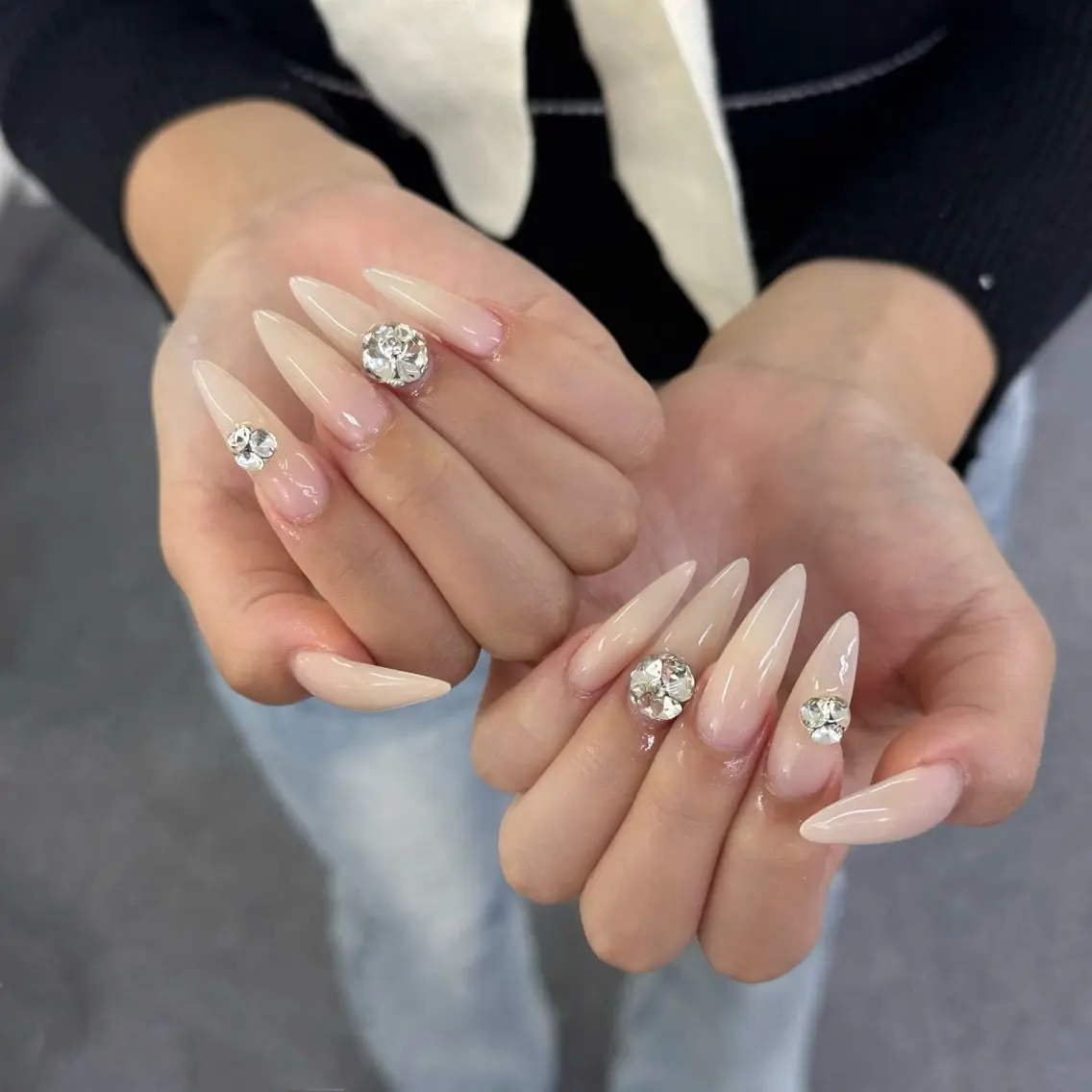 ネイル アートネイル ジェルネイル 韓国ネイル ニュアンスネイル ハンドネイル Luna Nail.Novaのネイルデザイン