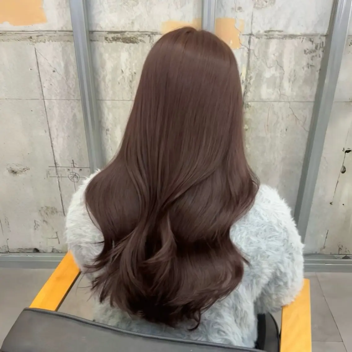 ロング カラー パーマ アッシュ アッシュグレー アッシュグレージュ ベージュカラー 黒髪 カット ヘアカラー トリートメント akira｜ 透明感ベージュ｜梅田のヘアスタイル