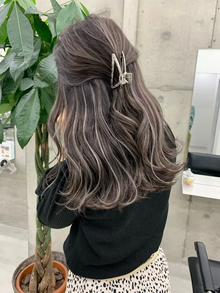 ロング カラー Asami／名古屋／ ハイトーン／デザインのヘアスタイル