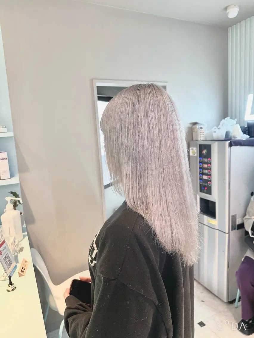 セミロング カラー ヘアカラー トリートメント ヘアセット 🪄池袋ハイトーン 🪄ブリーチカラーのヘアスタイル