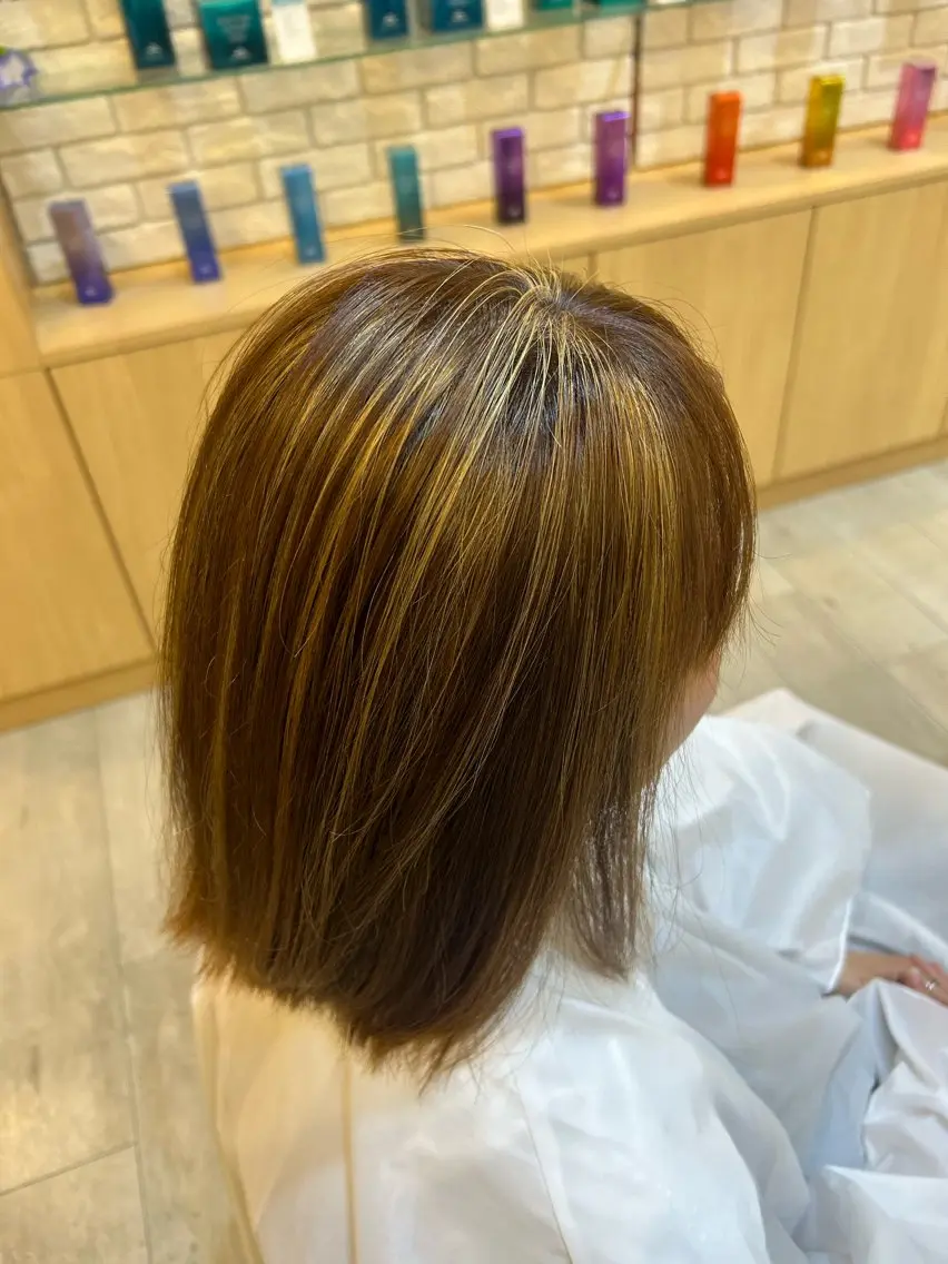 カラー ハイライトカラー 外国人風カラー 白石 心愛のヘアスタイル