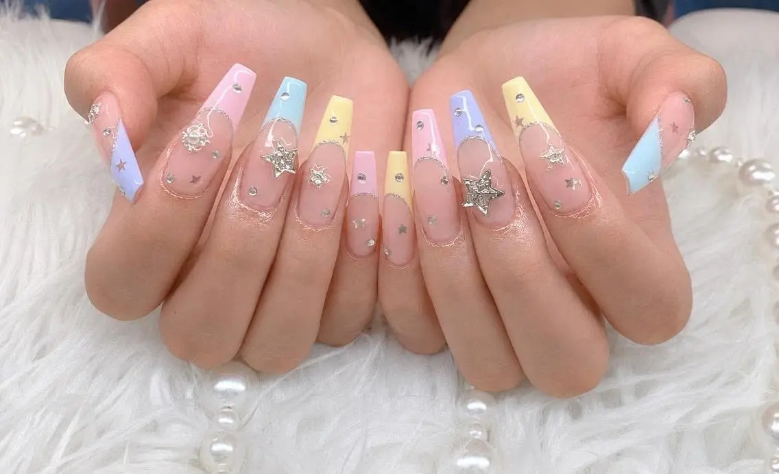ネイル クリアネイル 韓国ネイル ロングネイル 持ち込み シルバー Melia Nail Nambaのネイルデザイン