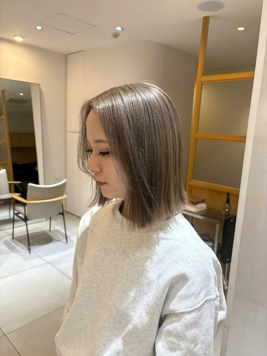 ミディアム カラー ブリーチ ダブルカラー three. 牧薗 里央のヘアスタイル