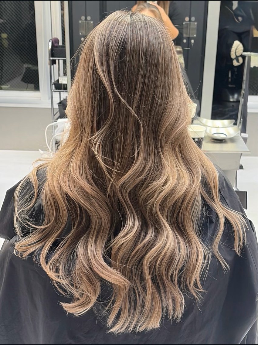 ロング レイヤーカット トリートメント ヘアカラー トリートメント Kotomi 🇺🇸💋のヘアスタイル