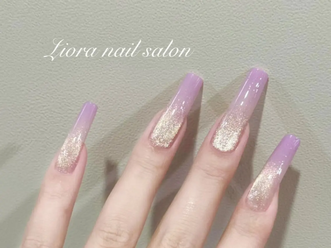 ネイル フレンチネイル ジェルネイル ガーリー グラデーション キラキラネイル ハンドネイル JUN Lioraネイルのネイルデザイン
