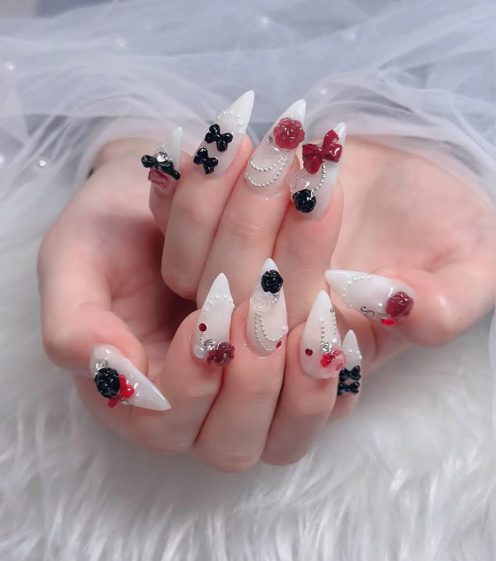 ネイル フレンチネイル ジェルネイル ハロウィン キラキラネイル 韓国ネイル H.baby Nail Salonのネイルデザイン