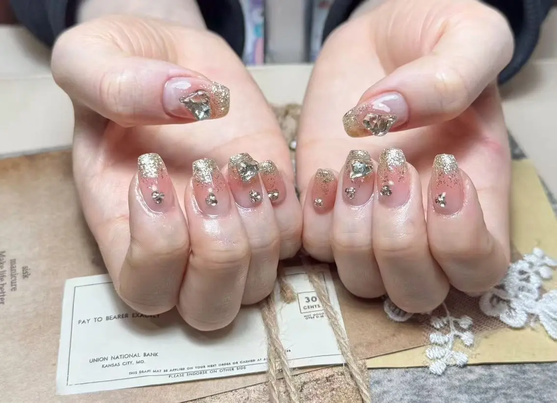ネイル ishiro 🍂のネイルデザイン