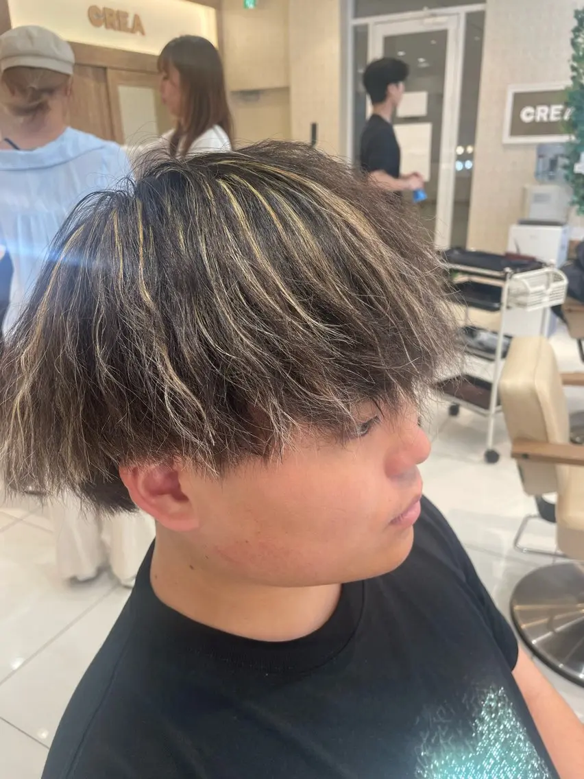 カラー メンズ メンズブリーチ メンズハイライト ブリーチ 抜きっぱなしブロンド ハイライトカラー 本厚木パーマ&曲がる 縮毛/メンズブリーチのヘアスタイル