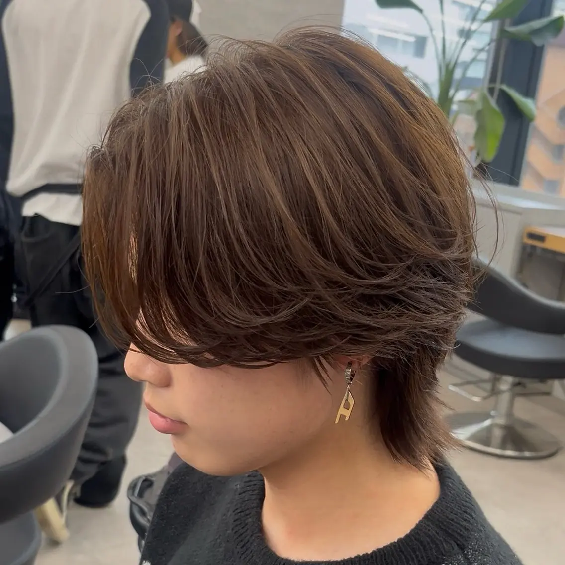 ショート カラー メンズ ブラウンカラー センターパート マスターかずまのヘアスタイル