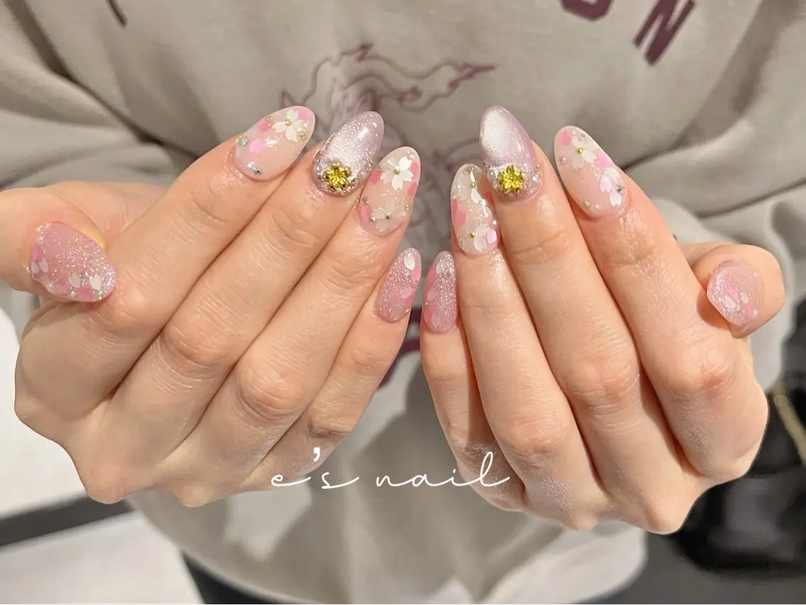 ネイル ハンドネイル ハンドケア e’s nail Lumièreのネイルデザイン