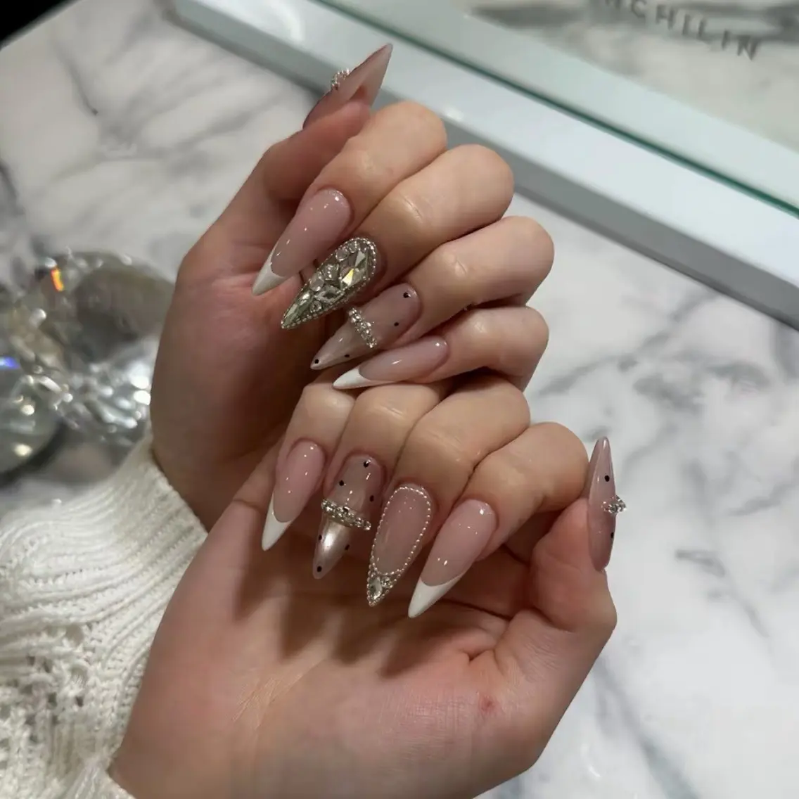 ネイル ハンドネイル Luna Gladeのネイルデザイン