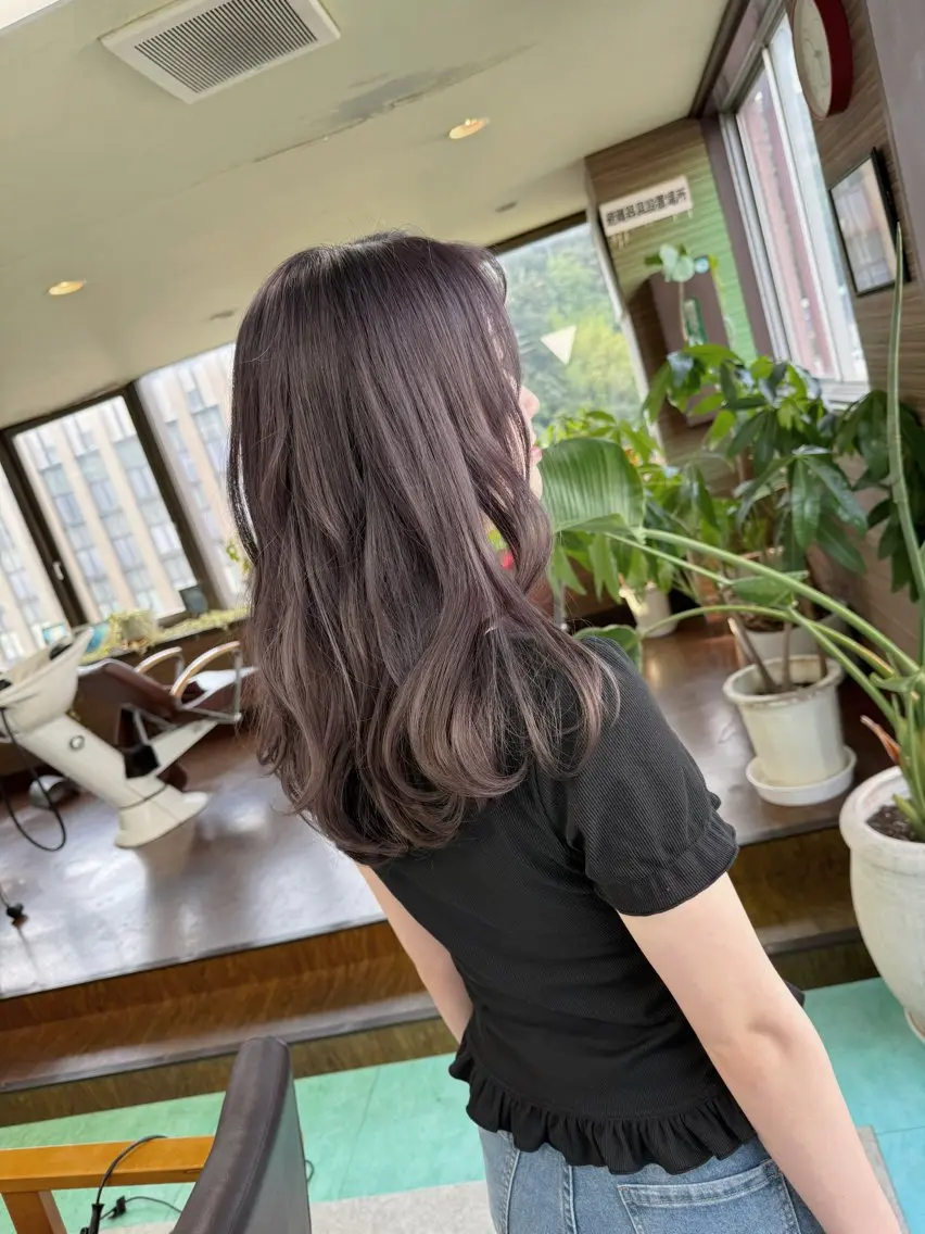ロング カラー ブリーチ グレージュ ラベンダーカラー ラベンダーグレージュ ラベンダーグレー ヘアカラー 土居 正季のヘアスタイル