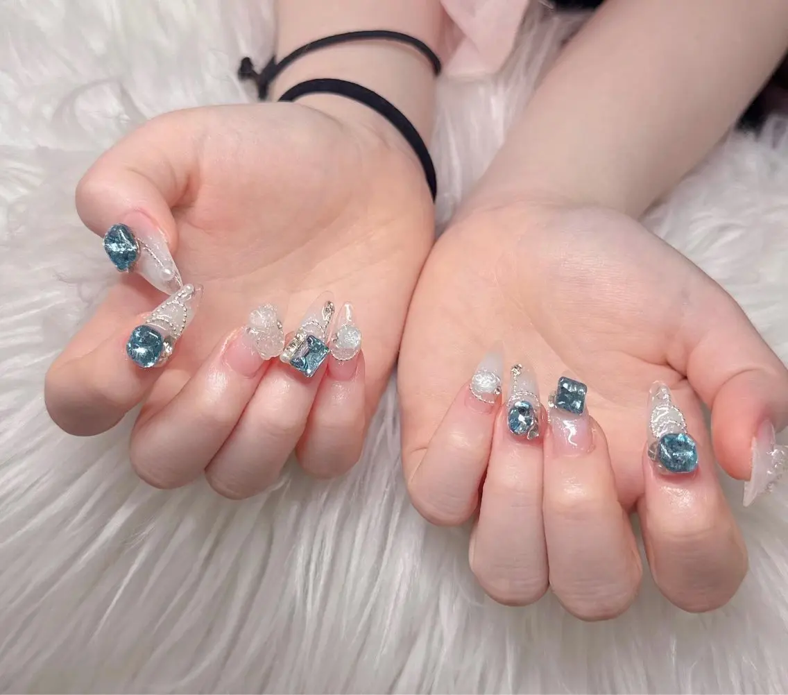 ネイル Lee Nailsのネイルデザイン