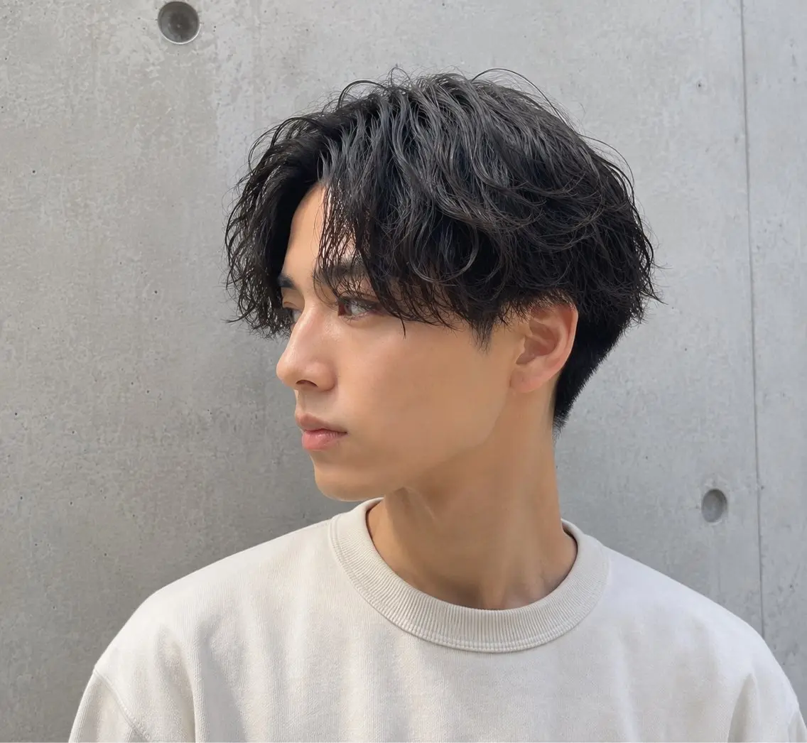 パーマ メンズ センターパート メンズパーマ 刈り上げ カット パーマ ハヤト /パーマ /美髪矯正/大手町のヘアスタイル