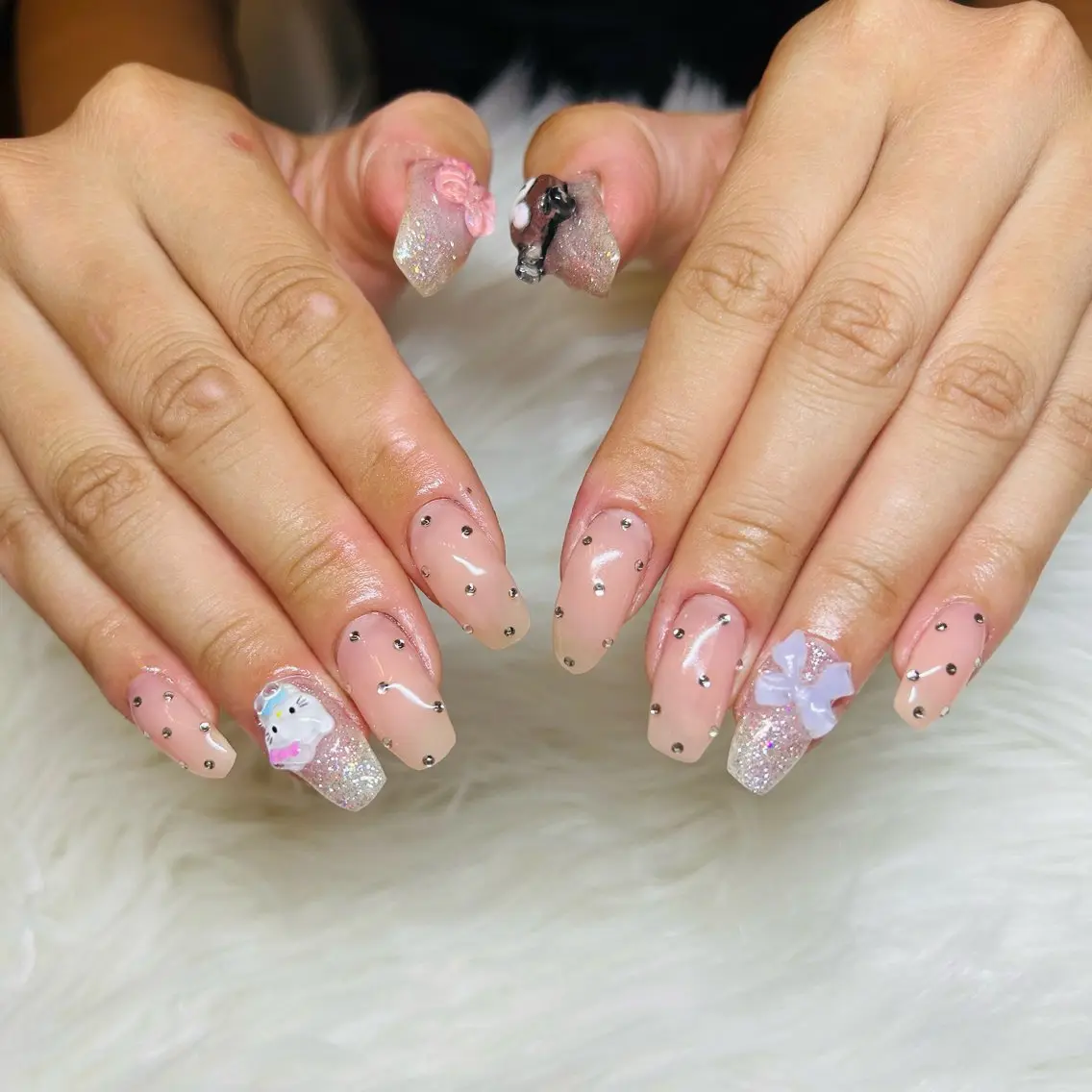 ネイル キラキラネイル 韓国ネイル ワンホンネイル EMILY NAILのネイルデザイン