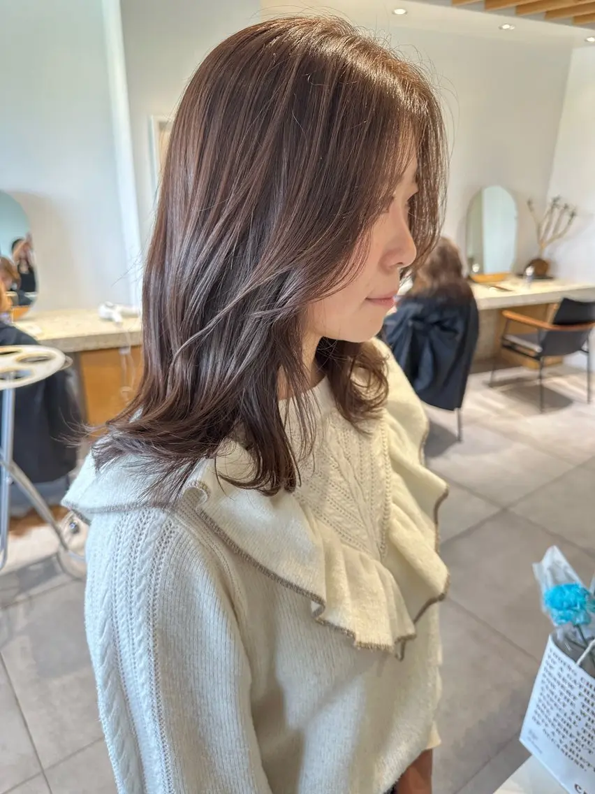 ミディアム レイヤーカット 杉本 沙羅のヘアスタイル