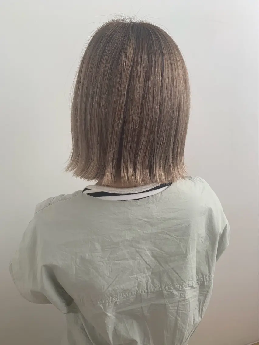 ショート カラー ボブ カットモデル募集 ロロネー三国のヘアスタイル