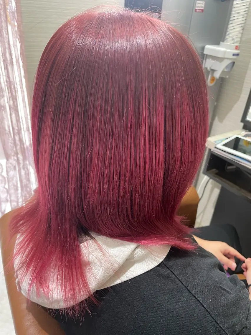 ミディアム カラー アンジー サロンドヘアーのヘアスタイル