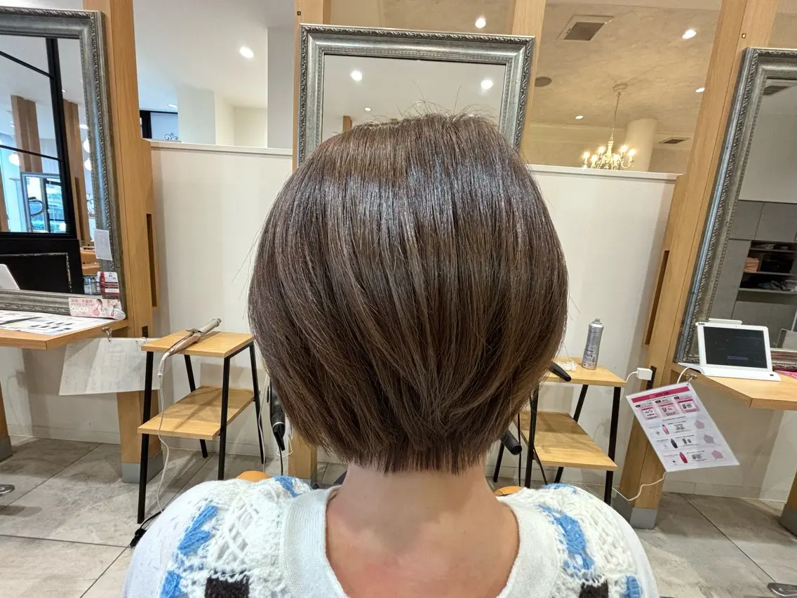 ショート カラー ブラウンカラー かわにし ゆきのヘアスタイル