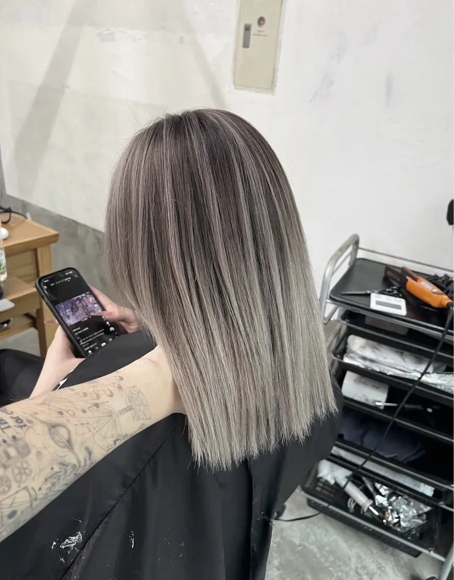 ミディアム カラー バレイヤージュ レイヤーカット 指名数No.1 /NAOYAのヘアスタイル