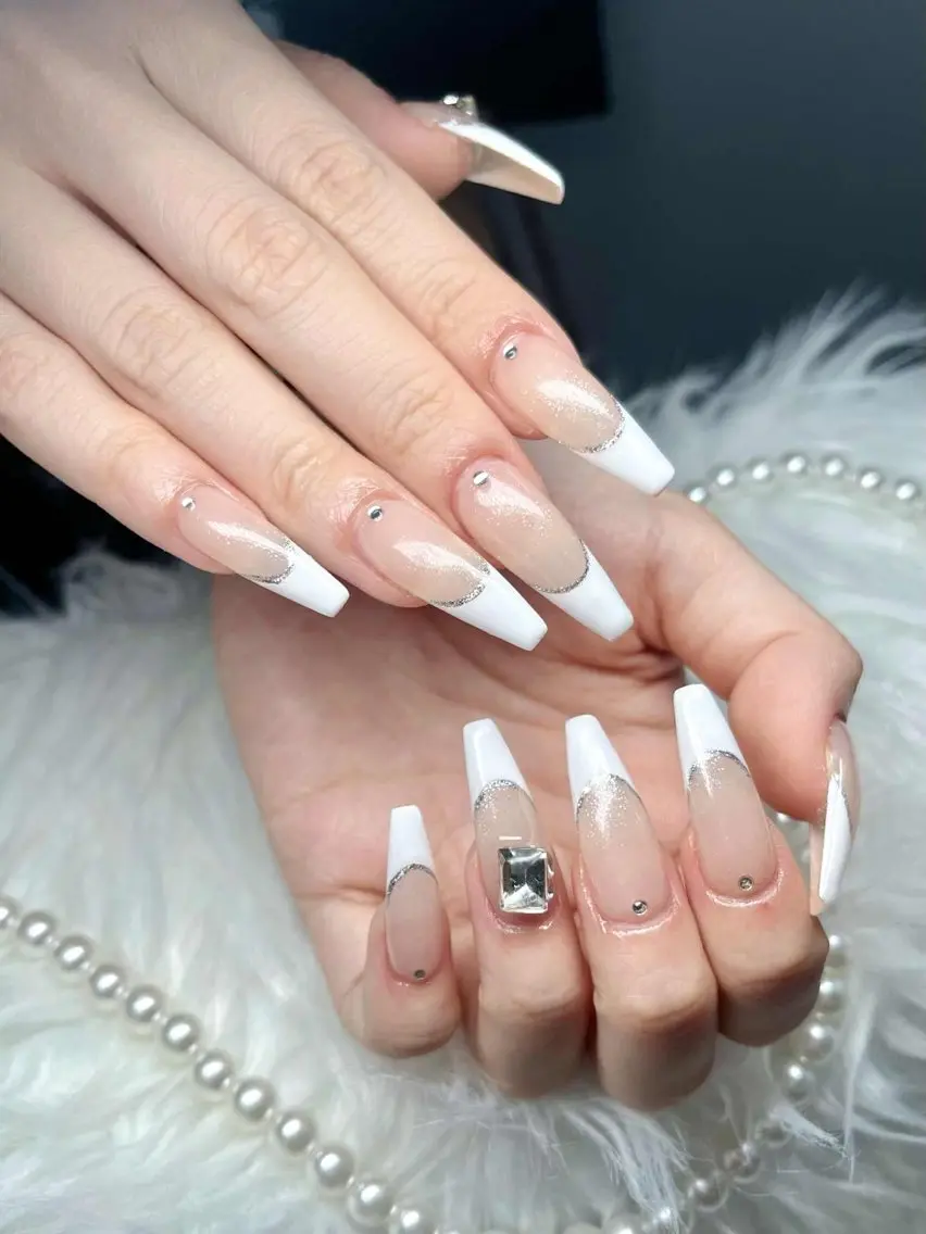 ネイル オーロラネイル フレンチネイル グラデーション 氷ネイル・うるうるネイル キラキラネイル ハンドネイル H.baby Nail Salonのネイルデザイン