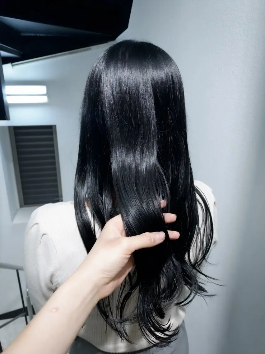 ロング カラー yiye shioriのヘアスタイル