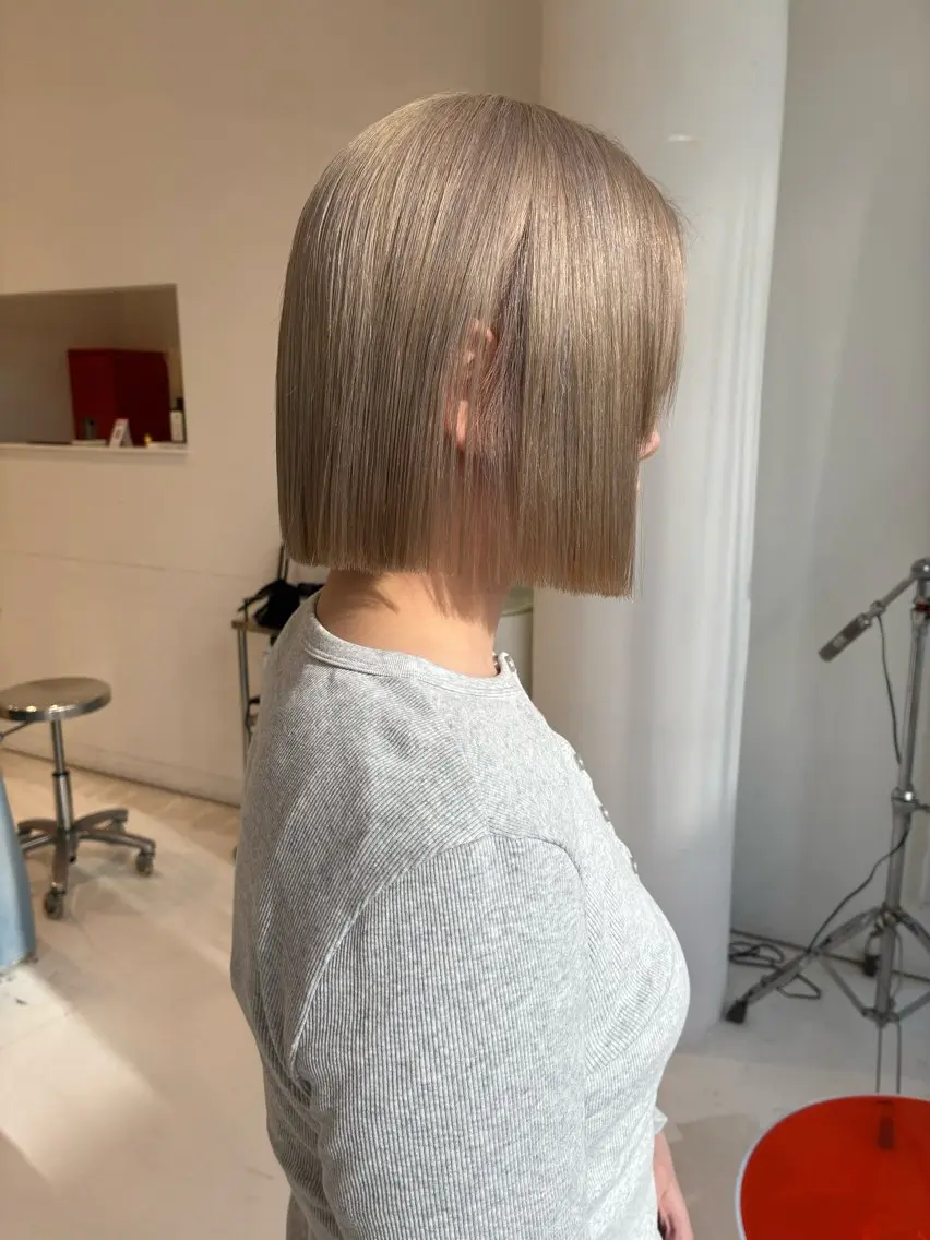 ミディアム 切りっぱなしボブ ボブ ヘアカラー cono noughtのヘアスタイル