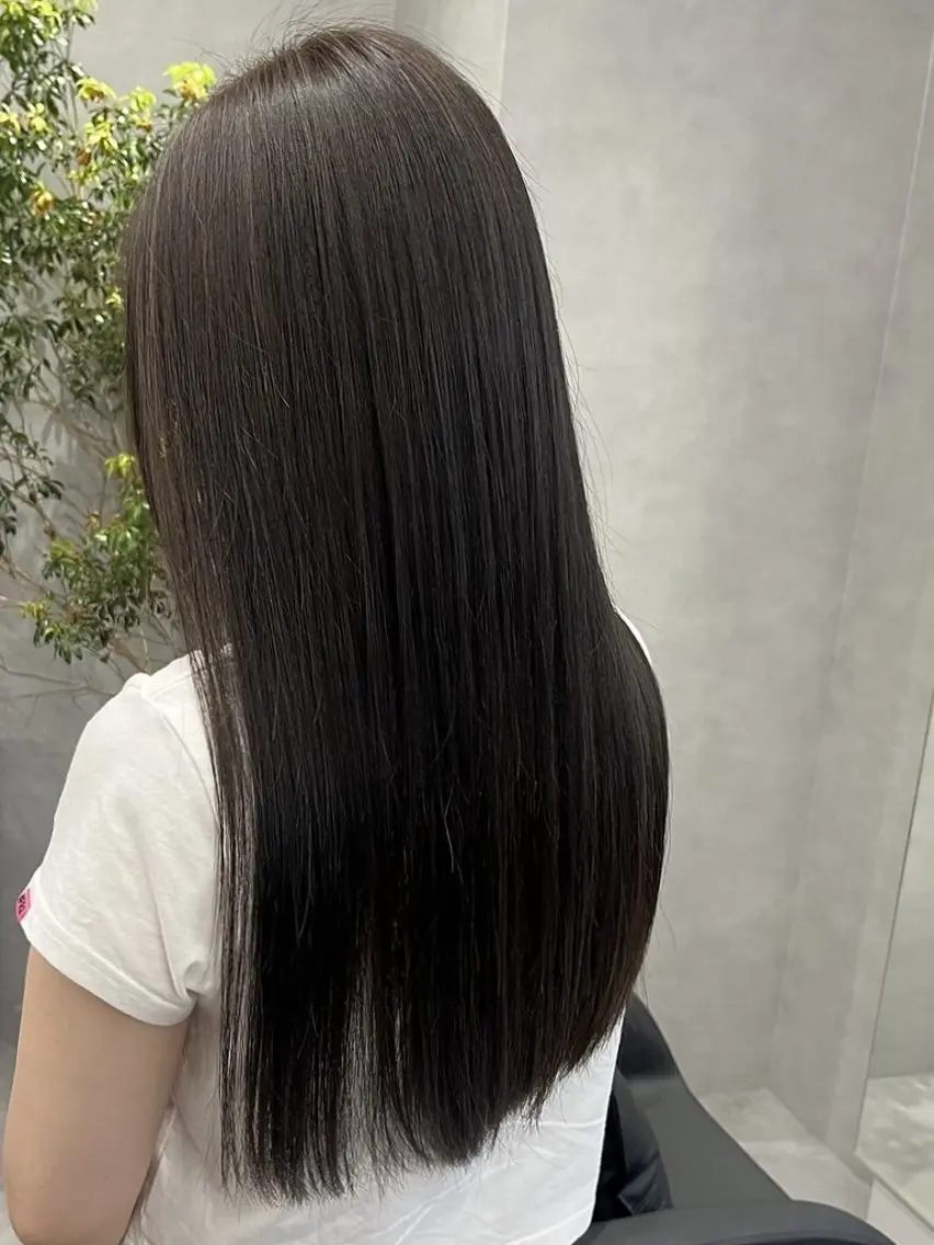 カラー 江坂 misaki のヘアスタイル
