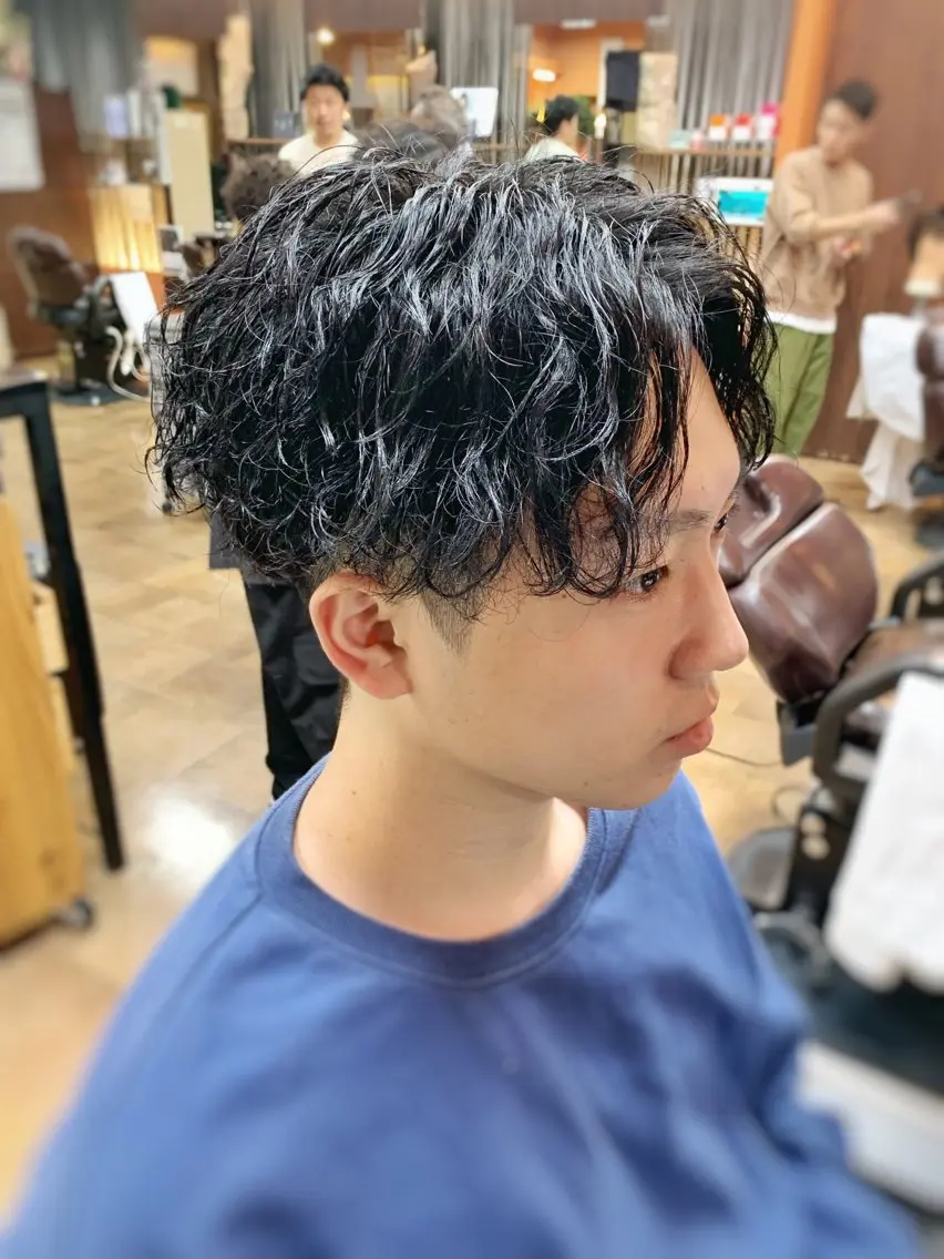ショート パーマ メンズ メンズパーマ スパイラルパーマ 三谷 天兵のヘアスタイル
