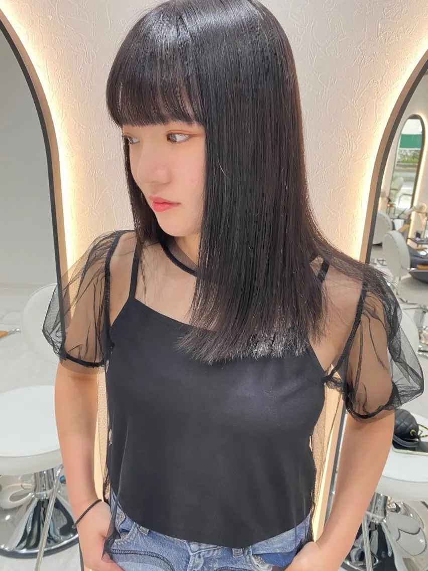 《8月限定メニュー平日11:00-》艶髪透明感カラー➕カット➕クイックトリートメントの写真