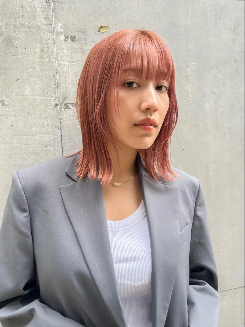 🍑デザインカット+ワンカラー🍑スタイリングを楽におしゃれに💫(切りっぱなしカット、顔周りカット、レイヤーカット)の写真