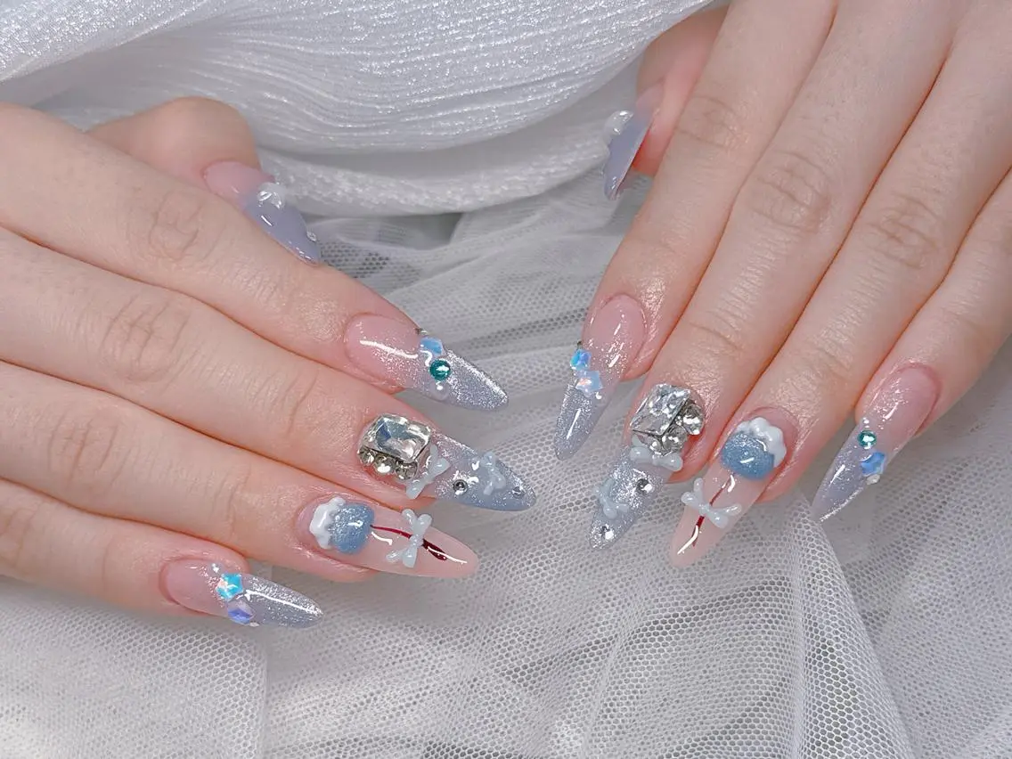ロング カラー グラデーションカラー 韓国風ヘア ハンドネイル Bling Salonのネイルデザイン