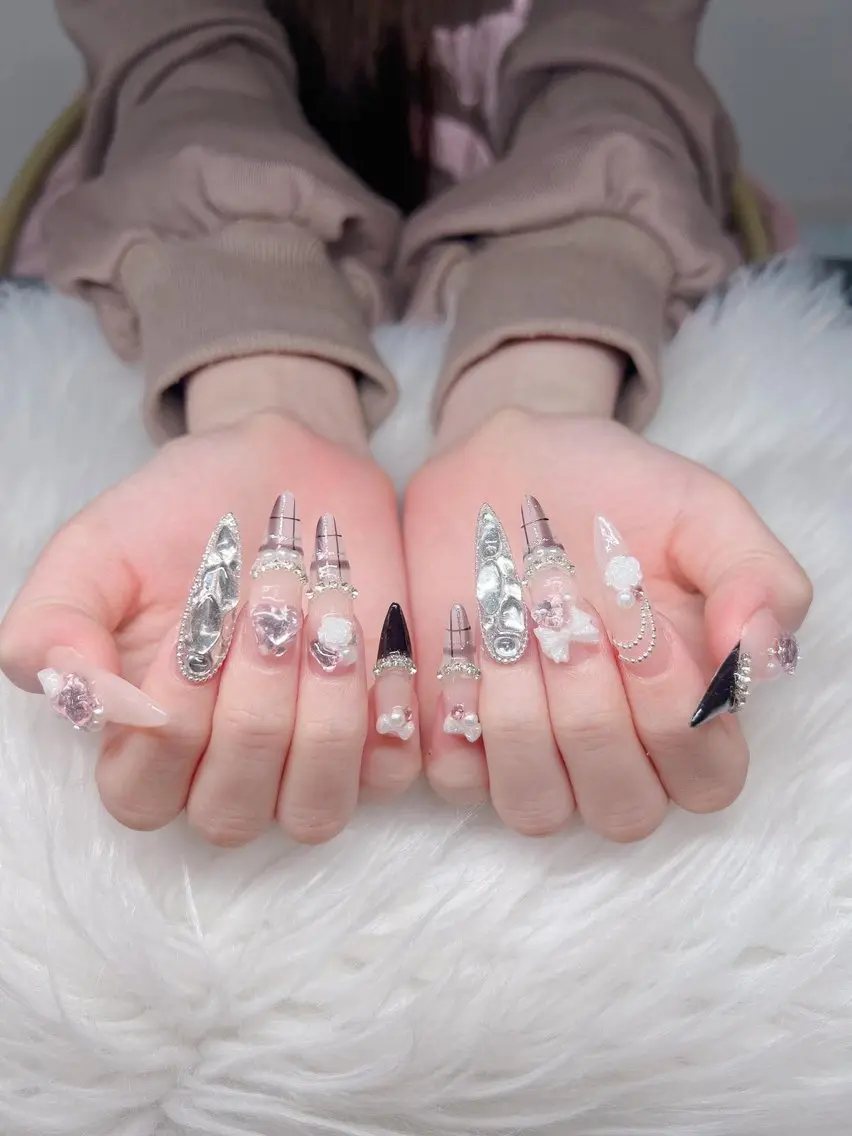 ネイル Lee Nailsのネイルデザイン