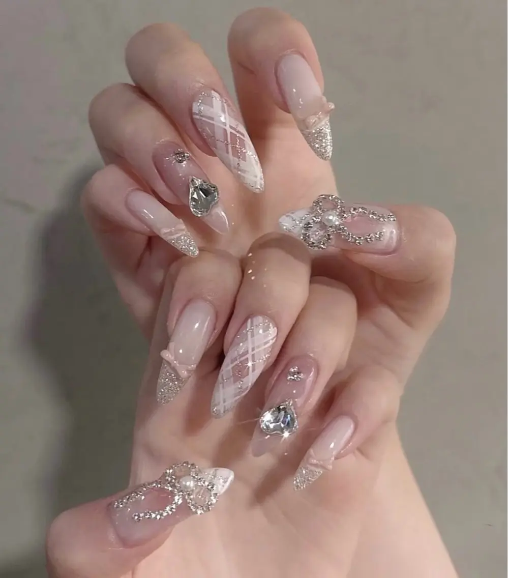 ネイル Hello Nailのネイルデザイン