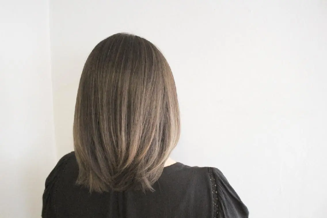 ミディアム レイヤーカット 山下 翔のヘアスタイル