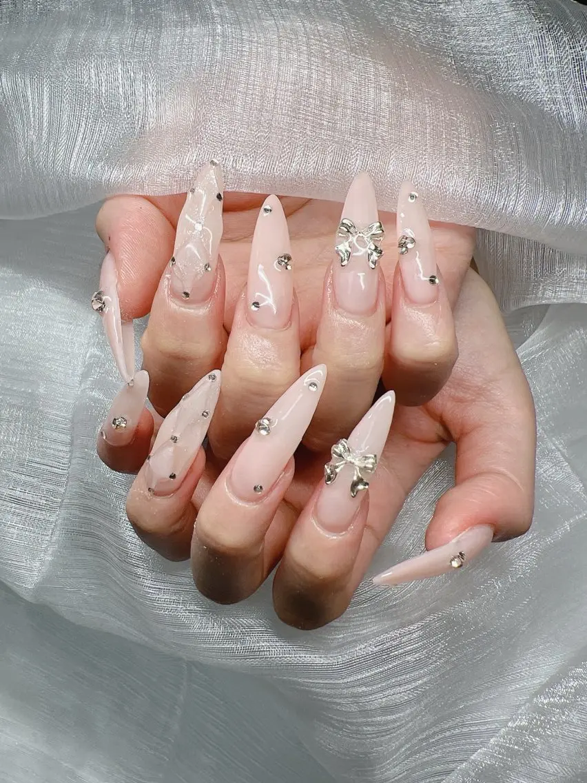 ネイル 長さ出し グラデーション 卒業式 キラキラネイル マグネットネイル ハンドネイル Lee Nailsのネイルデザイン