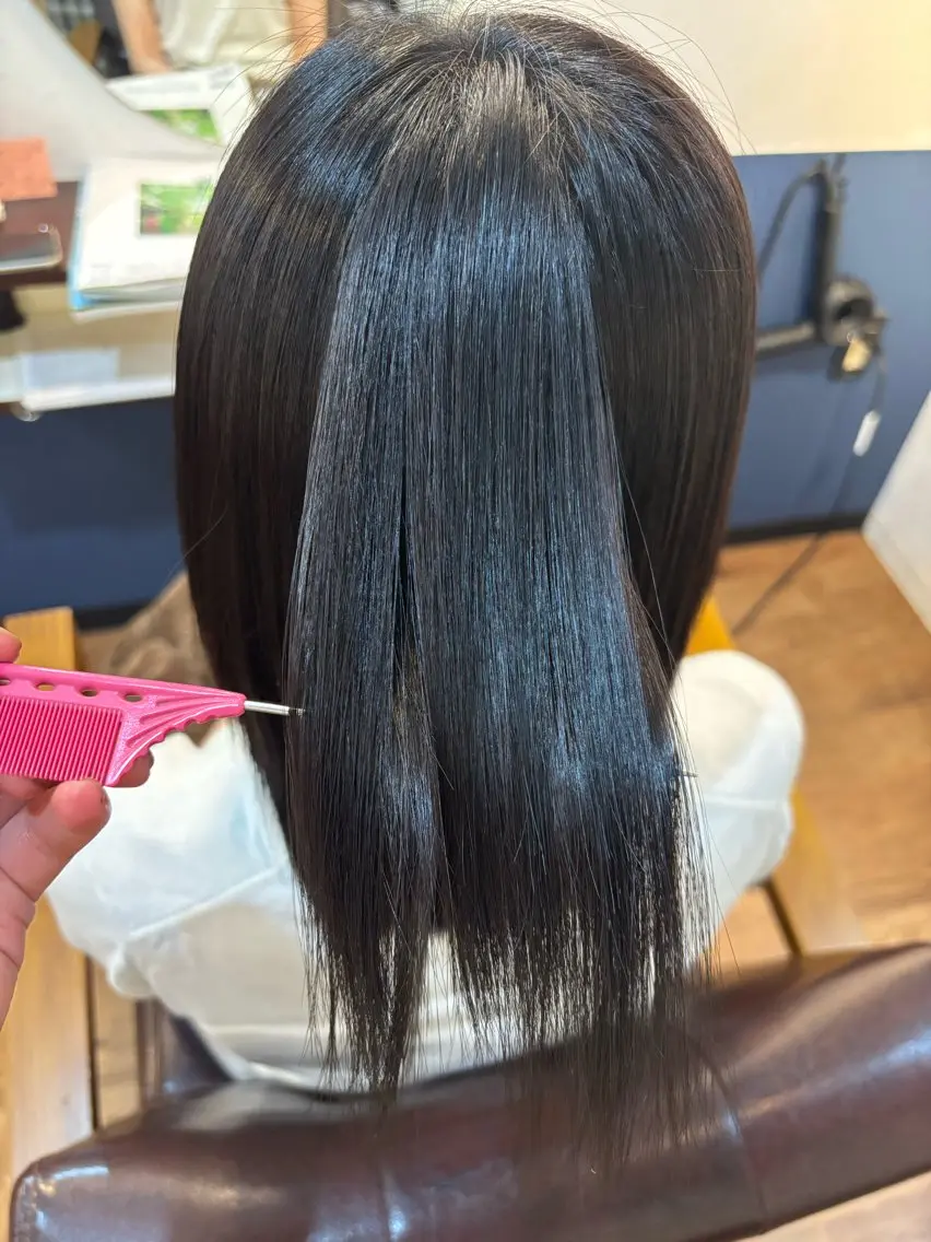 セミロング 髪質改善 縮毛矯正 トリートメント 平田 渚唯のヘアスタイル