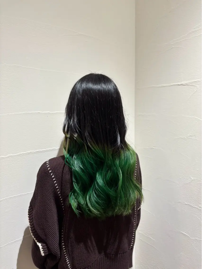 ロング カラー 前田 陽菜のヘアスタイル