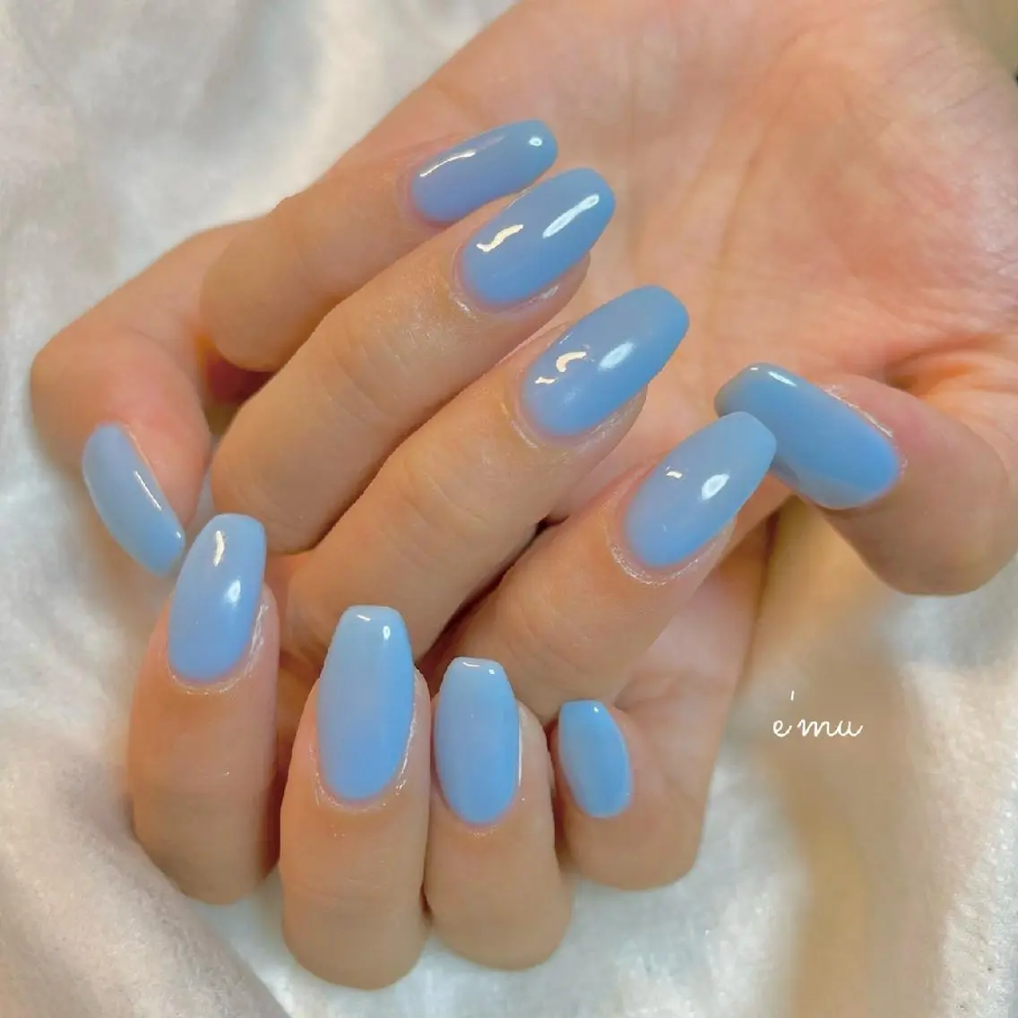 ネイル ブルー ワンカラーネイル シンプルネイル nail salon e'mu💐のネイルデザイン