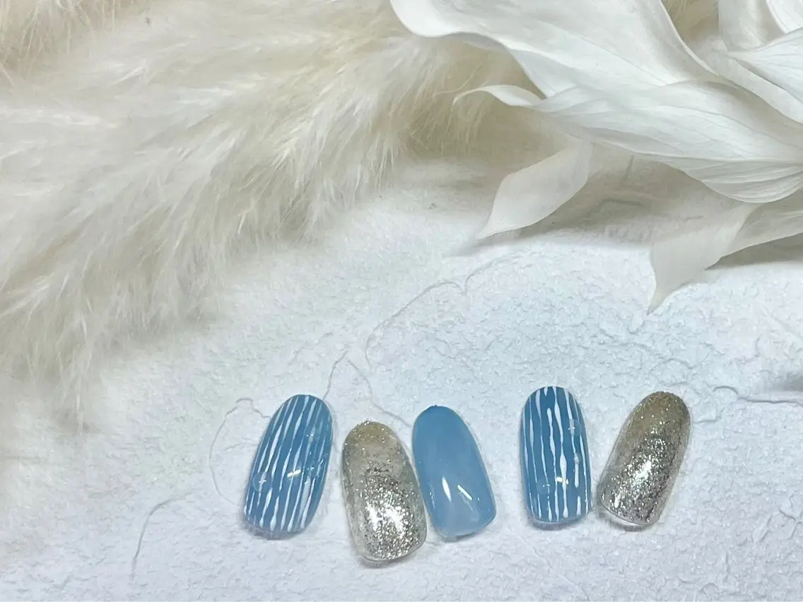 ネイル オーロラネイル フットネイル フレンチネイル ジェルネイル ラメ(グリッター) ハンドネイル mogunail &blowのネイルデザイン